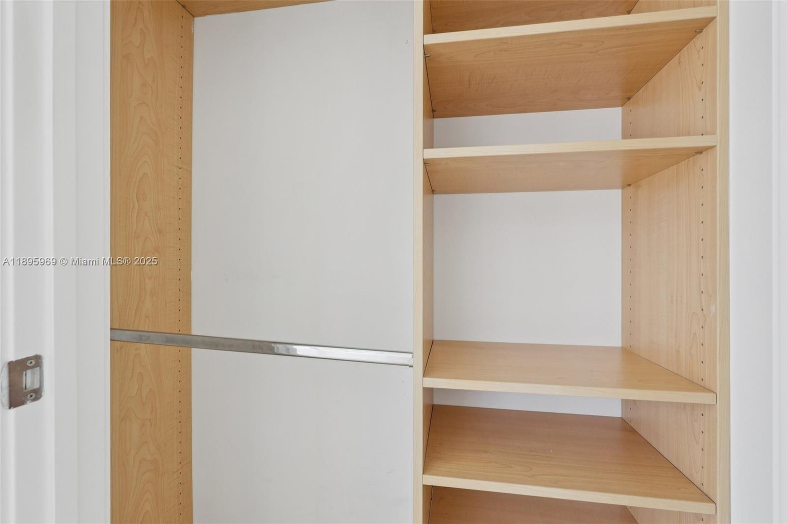 Building Photo - 1060 Brickell Ave