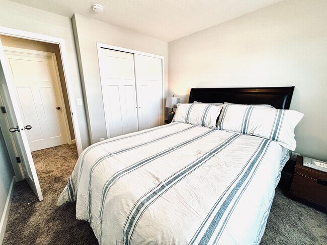Building Photo - Beautiful and Spacious 4 Bedroom Home / New Construction!