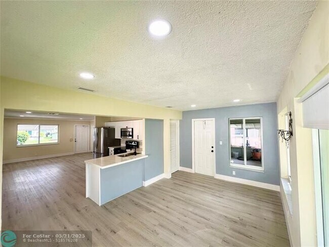 Building Photo - 4514 NW 49th Dr