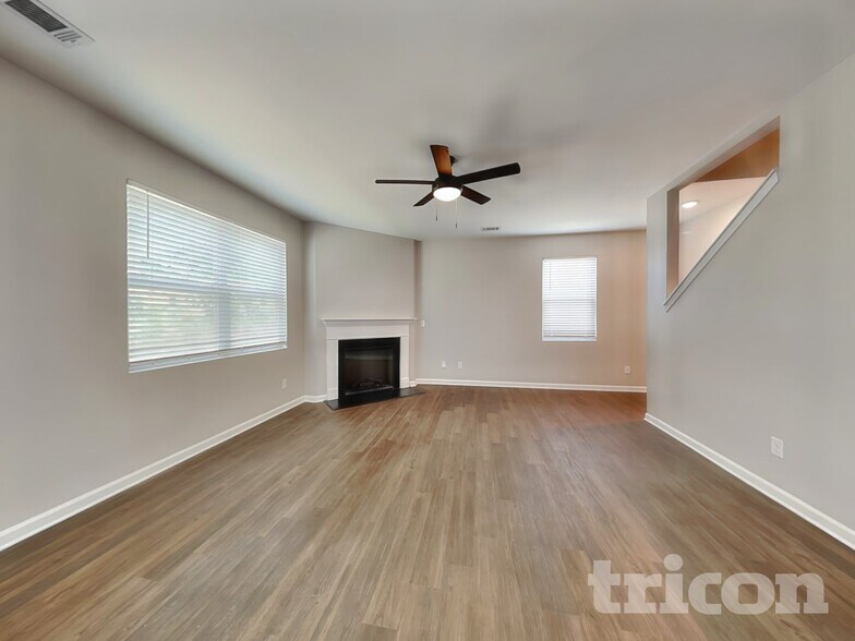Building Photo - 1008 Eldon Ln