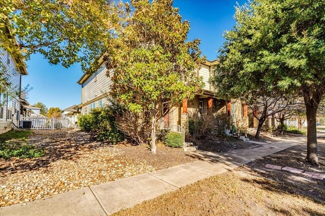 Building Photo - 512 Lookout Tree Ln