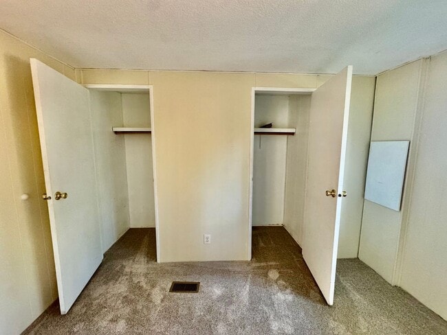 Building Photo - Large Yard 3bd 2ba Home in Long Beach!