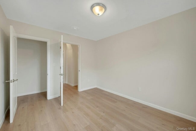 Building Photo - 25 S Washington St