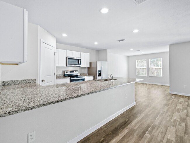 Building Photo - 462 Whispering Creek Ave