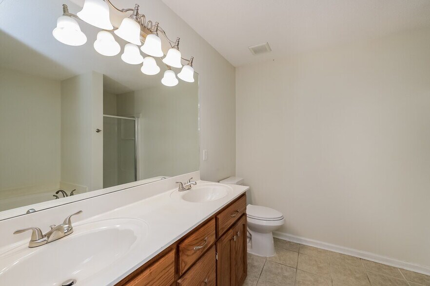 Building Photo - 1614 Central Trails Dr