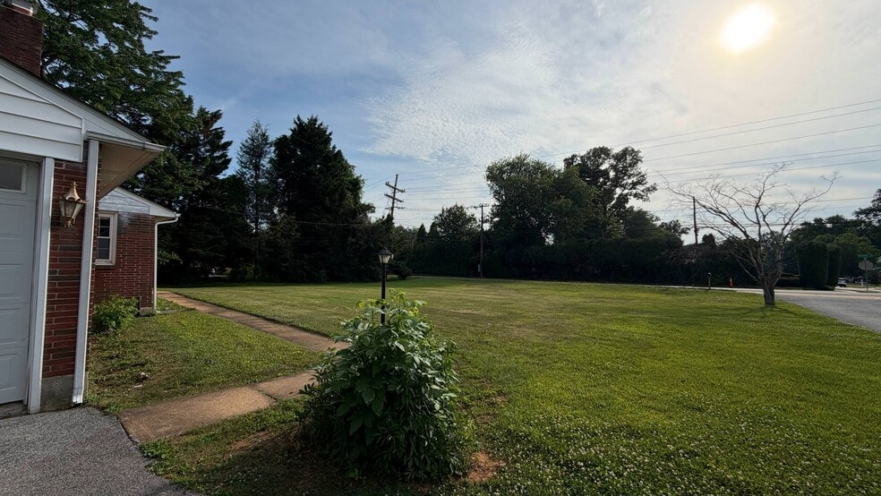 Front Lawn - 2923 Shipley Rd