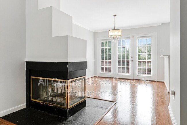 Building Photo - 208 Ellsworth St