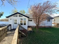 Building Photo - 3 bedroom 2 bathroom lake house for rent!