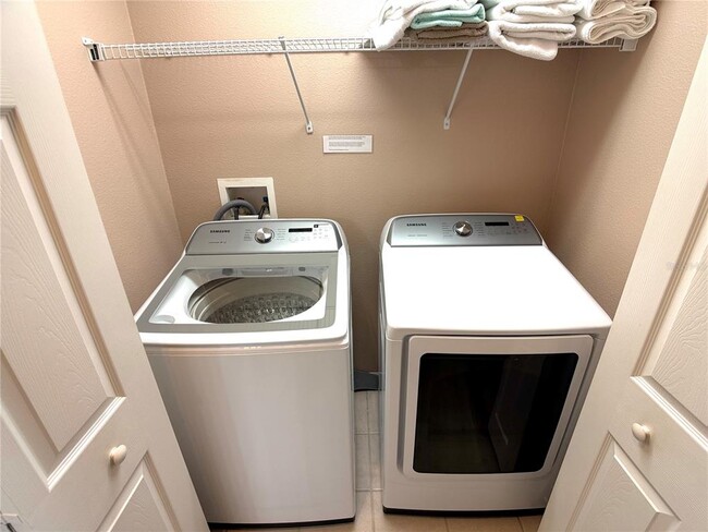 Building Photo - 353 Kensington Dr