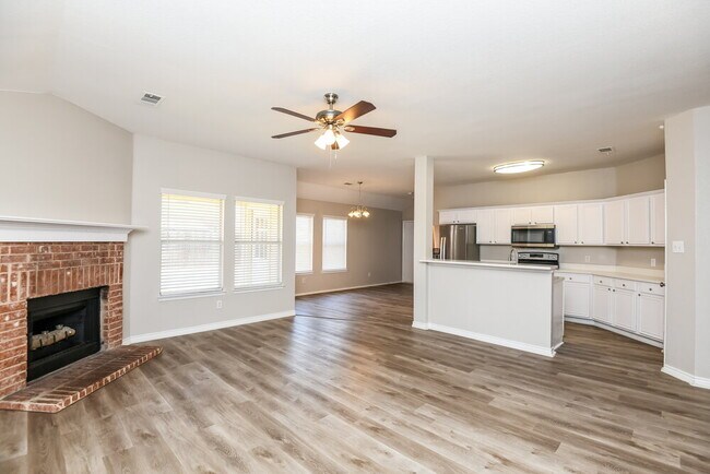 Building Photo - 1706 Country Crest Ln