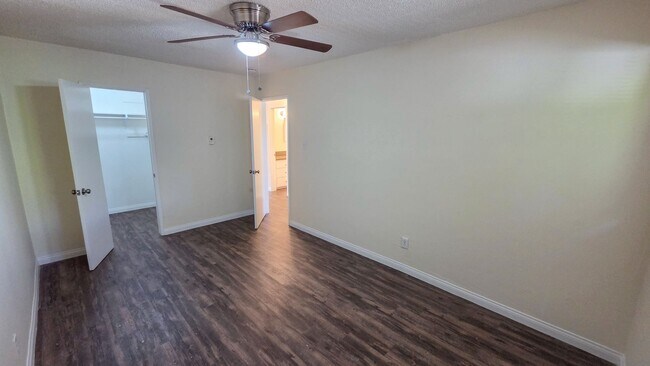 Building Photo - w510