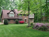 Building Photo - Fabulous 4BR 2.5BA Home on 1.25 Acres