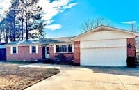 Building Photo - 115 Berkshire Cir