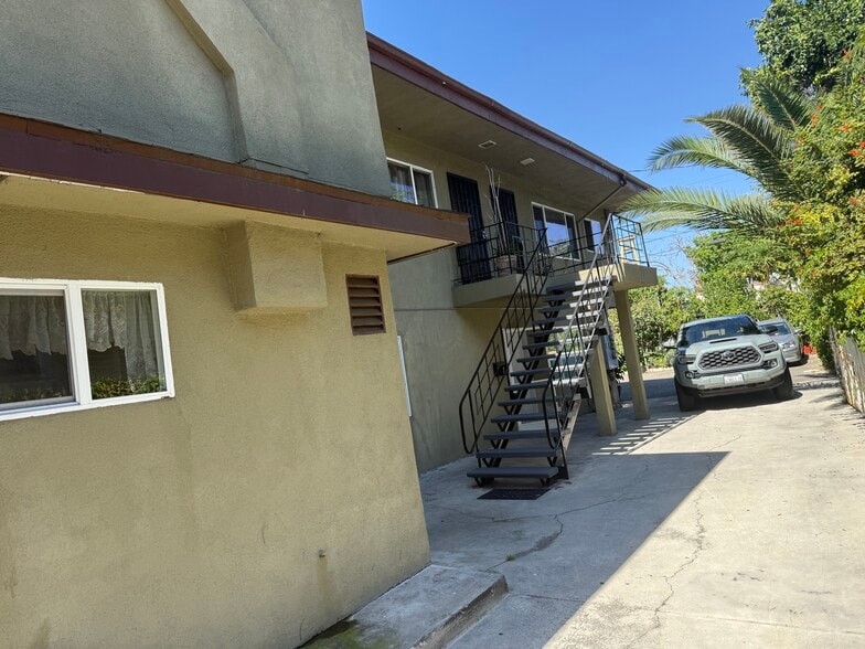 Building Photo - 2319 S Rimpau Blvd