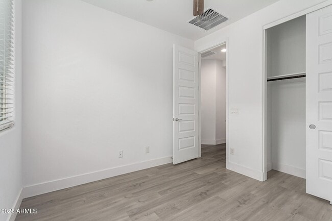 Building Photo - 7276 S 22nd Ln