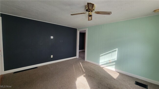 Building Photo - 3334 W 129th St