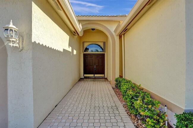 Building Photo - 5977 NW 73rd Ct