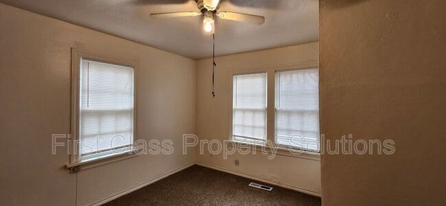 Building Photo - 2200 Hardin Dr