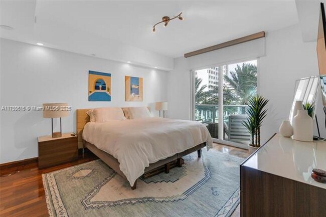 Building Photo - 1331 Brickell Bay Dr