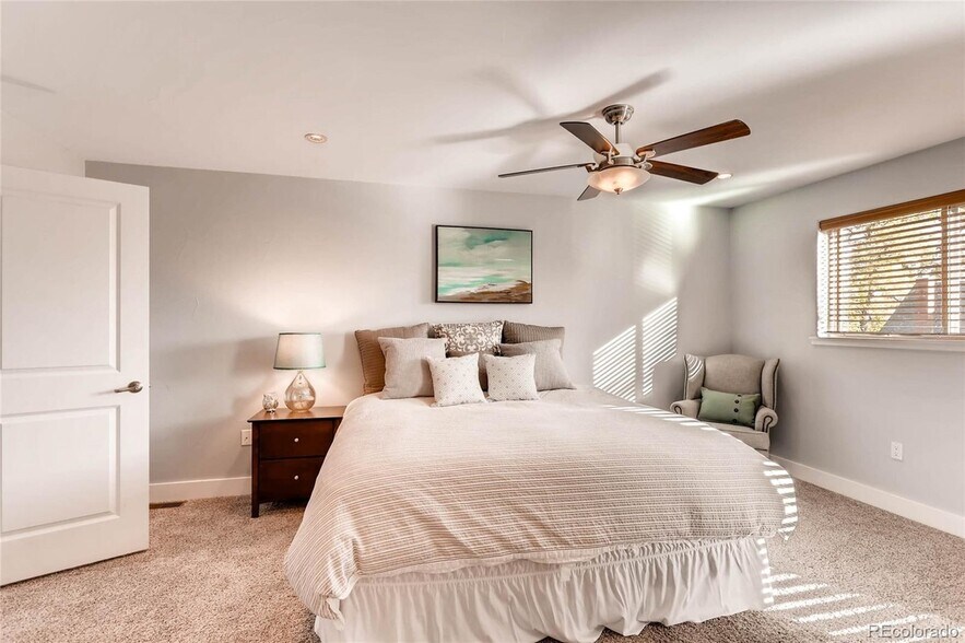 Master bedroom - 3317 W Hayward Pl