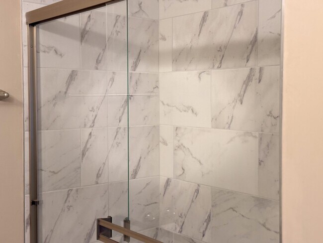 Building Photo - 301 Macarthur Dr