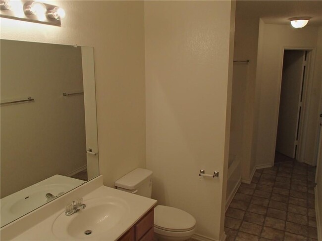 Building Photo - 224 Wildwood Dr