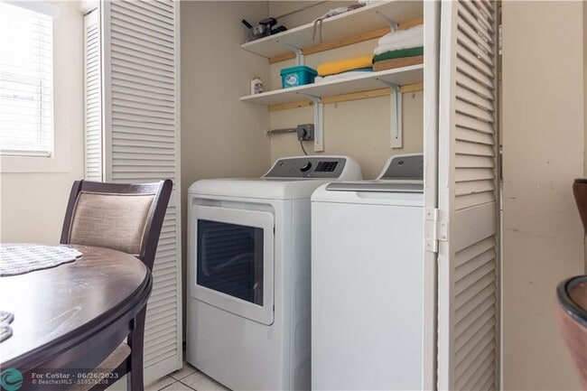 Building Photo - 6464 McClellan St