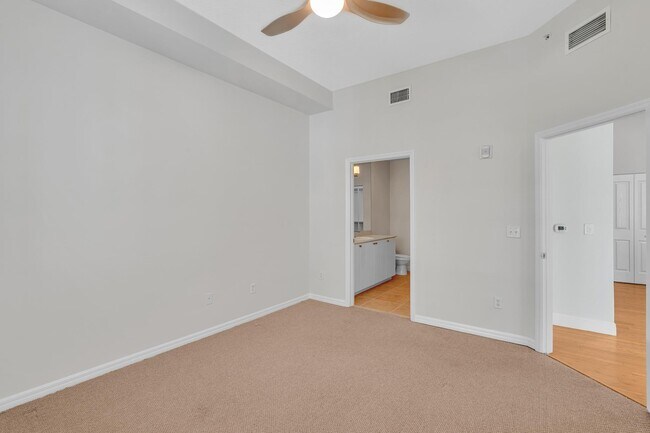 Building Photo - 600 S Dixie Hwy