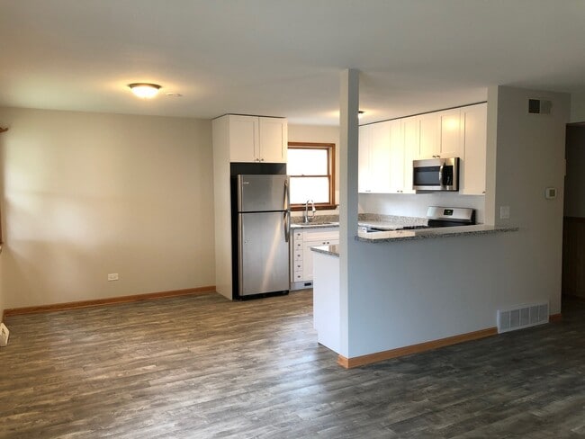 Building Photo - 12808 S Marquette Ave