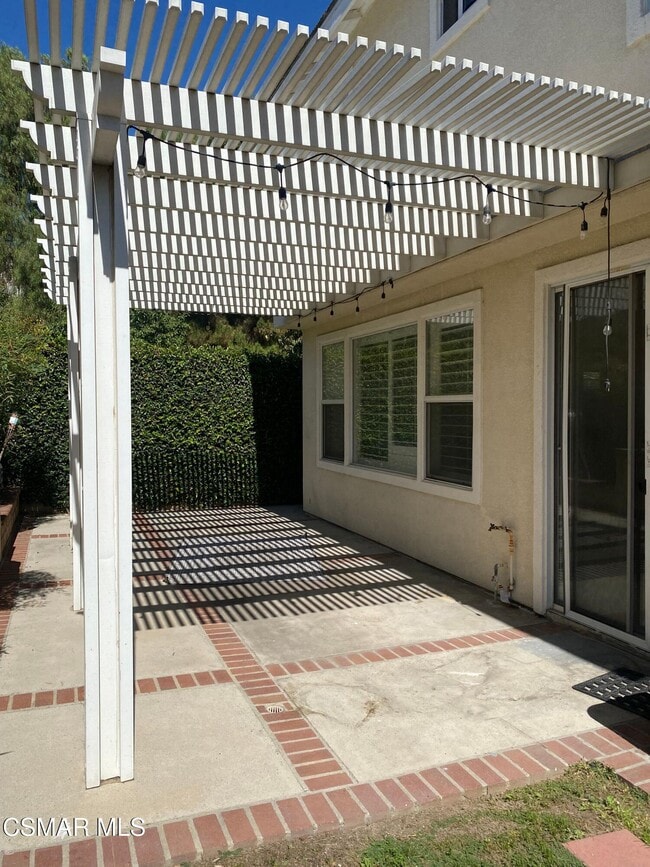 Building Photo - 2559 Parade Ave