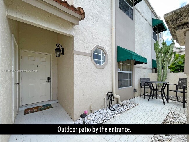Building Photo - 6735 Via Regina