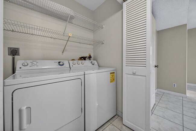 Building Photo - 147 Deer Creek Blvd