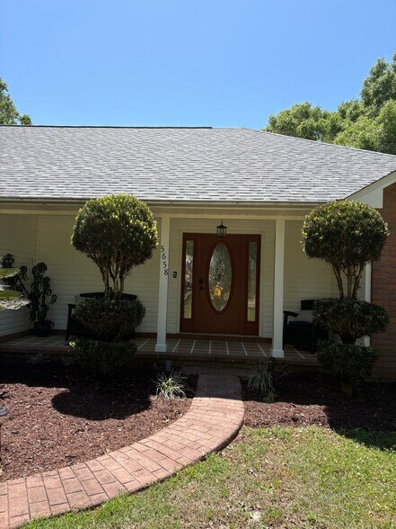 Building Photo - 5658 Derby Dr