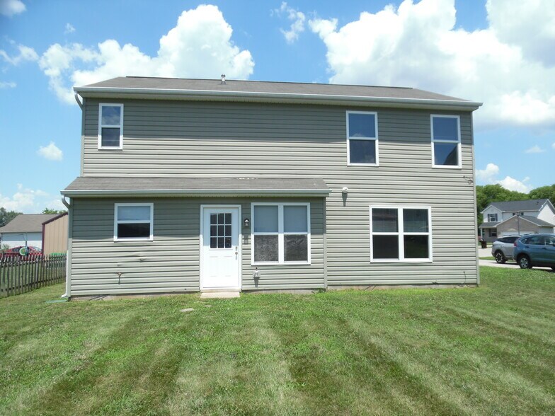 Building Photo - 445 Draft Ct