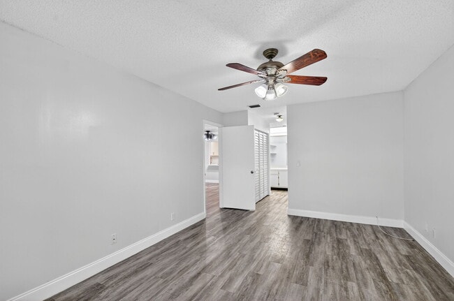 Building Photo - 5985 Forest Hill Blvd