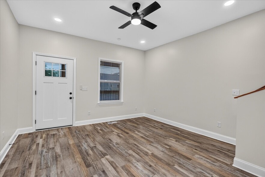 Building Photo - 1713 S Orchard Knob Ave