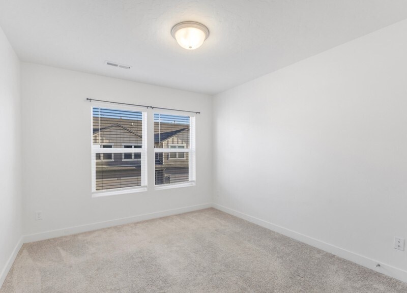 Building Photo - 4515 E Hurstbourne Dr
