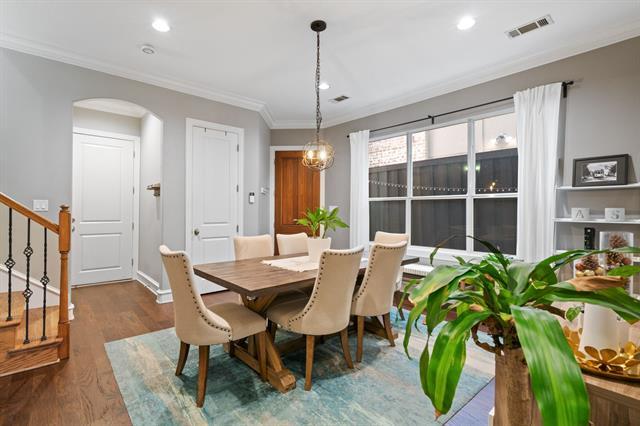 Building Photo - 5923 Oram St