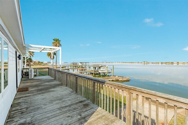 Building Photo - 7204 Avenue N 1/2 Rear