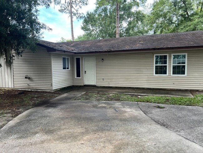 Building Photo - 131 Cherokee Cir