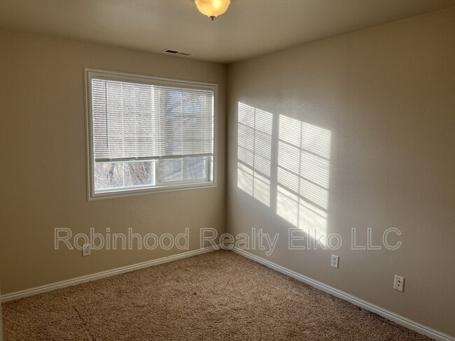 Building Photo - 1640 Winchester Dr