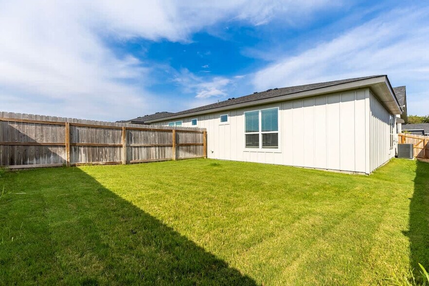 Building Photo - 101 S 50th St