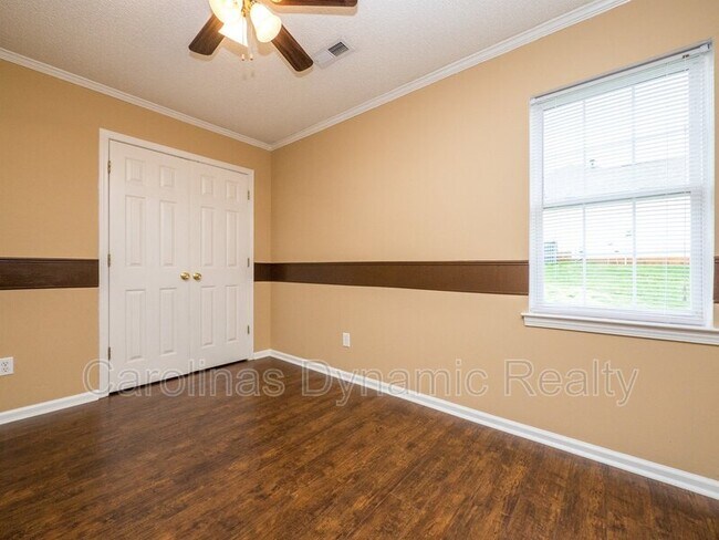 Building Photo - 905 Milkfarm Ct