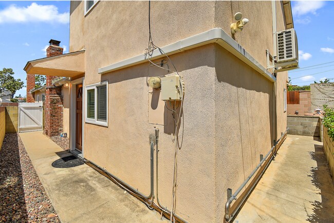 Building Photo - Private South Redondo Beach Back House | Fully Remodeled | 2-Car Garage | Minutes to the Beach!