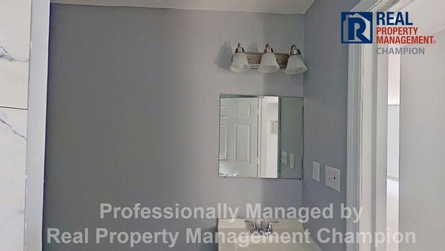 Building Photo - Recently Updated 3 BD/2 BA Home w/Open Floorplan and Attached Carport