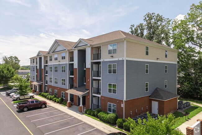 Building Photo - Forrest Landing II