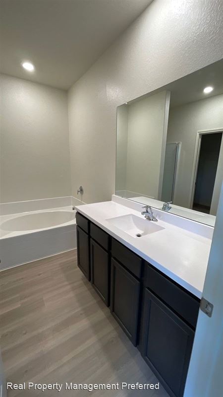 Building Photo - 20731 Solstice Point Dr