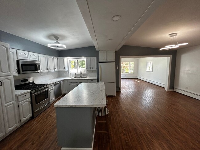 Building Photo - Dexter House for Rent - Walking Distance t...