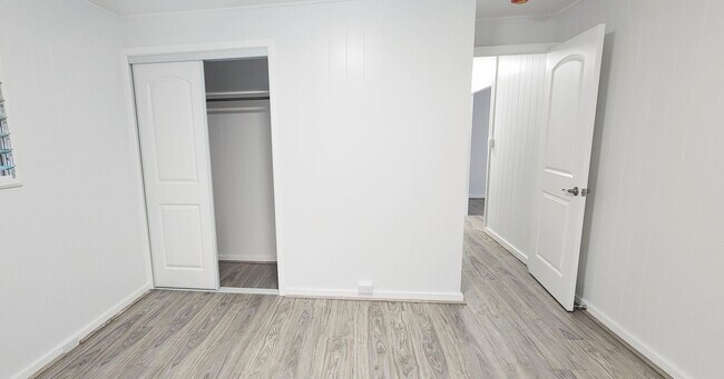 Building Photo - TN-110