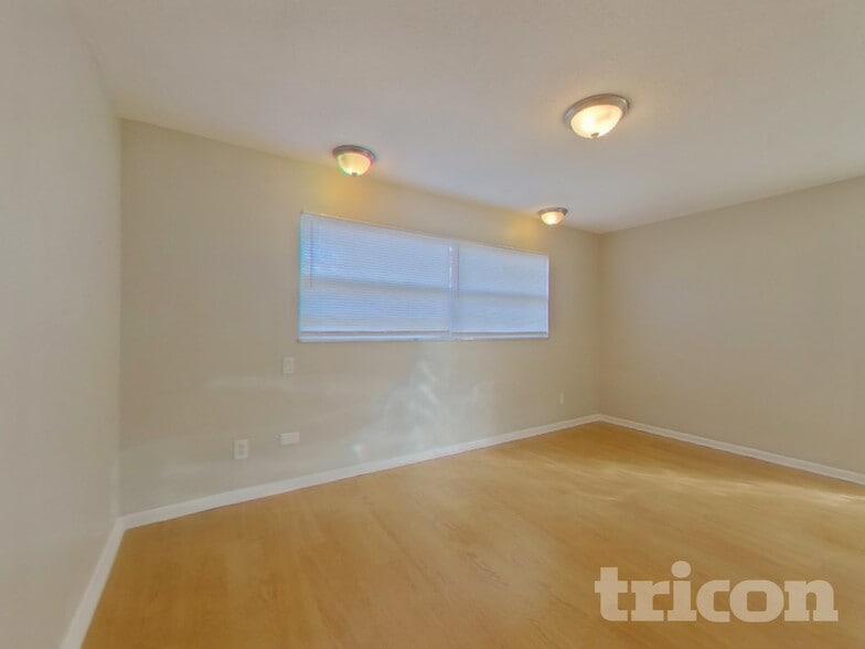 Building Photo - 1337 Hamlin Dr